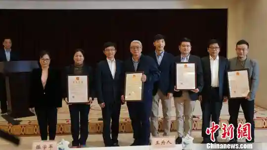 上海长宁率先跨区试点“一照多址”