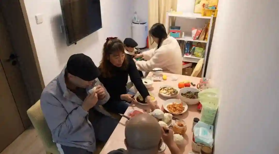 “能用公积金抵扣大部分租金”，他带着一家人选择了闵行这里！