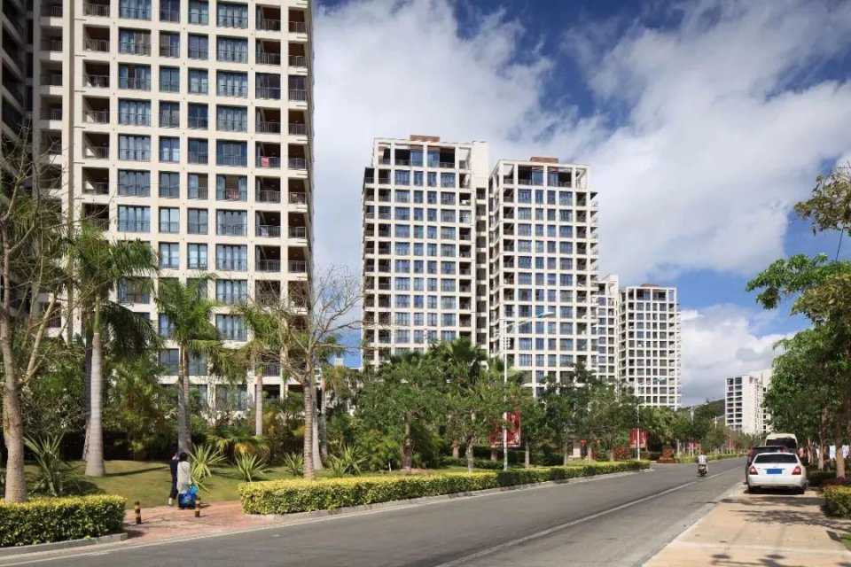 负伤民警老李苏醒了，诋毁民警的人又被刑拘一个！